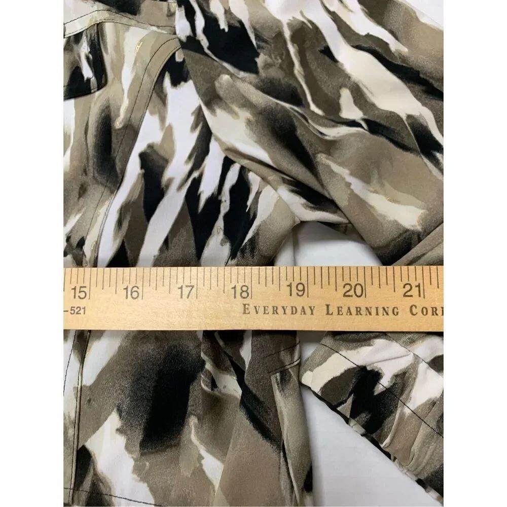 Abstract Patterned Zenergy Activewear Jacket - Picture 7 of 8